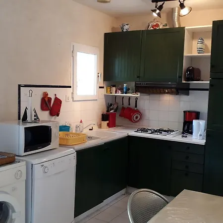 Maison Proche - 6 Personnes - Fr-1-194-440