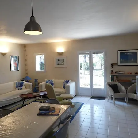 Holiday home Maison Proche - 6 Personnes - Fr-1-194-440 *
