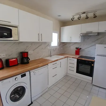 Maison Proche - 6 Personnes - Fr-1-194-440