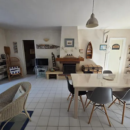Maison Proche - 6 Personnes - Fr-1-194-440 *