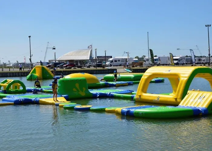 Hébergement de vacances Maison Proche - 6 Personnes - Fr-1-194-440